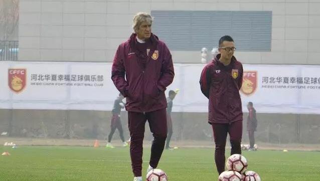 裸体比基尼