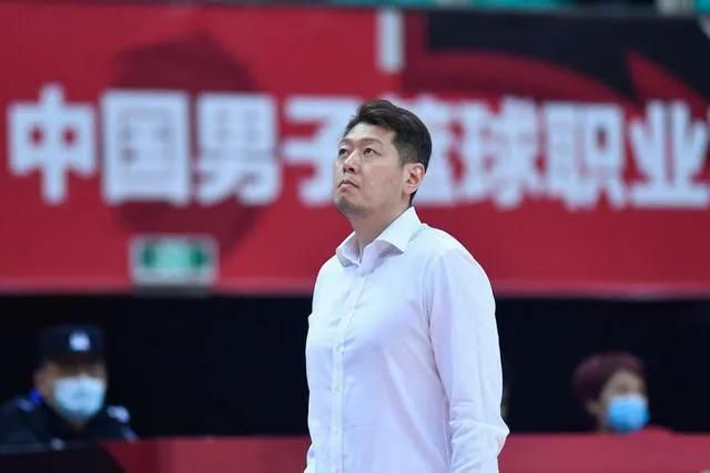 变态女王虐m男